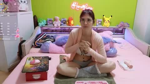 Snapshot of heraluna_ chatting on October 30, 9:37 pm HeraLuna online show from October 30, 9:37 pm