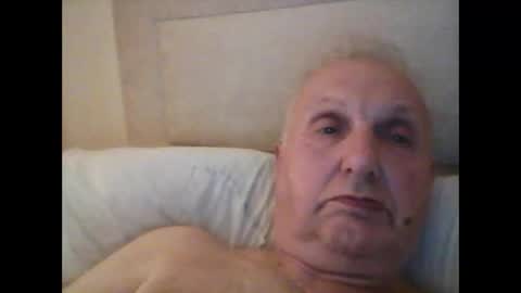 Snapshot of herdsman3 chatting on February 9, 12:17 am herdsman3 online show from February 9, 12:17 am