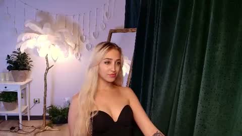 Snapshot of here_wego_again_ chatting on June 22, 2:13 am Elise online show from June 22, 2:13 am