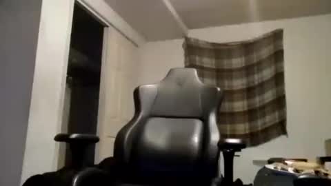 Snapshot of hereforbootyyy chatting on February 26, 7:42 am Hereforbootyyyy online show from February 26, 7:42 am