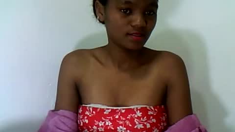 Snapshot of herisse01 chatting on July 9, 10:19 am herisse01 online show from July 9, 10:19 am