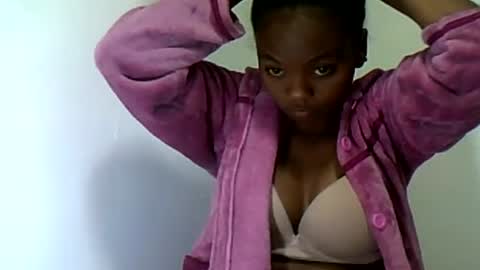 Snapshot of herisse01 chatting on July 10, 12:19 pm herisse01 online show from July 10, 12:19 pm