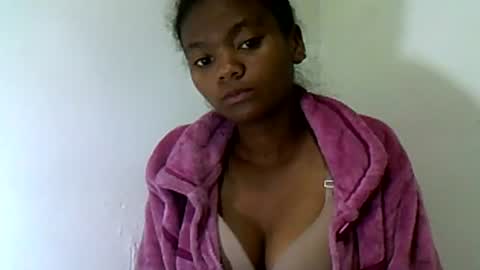 Snapshot of herisse01 chatting on July 18, 7:23 am herisse01 online show from July 18, 7:23 am