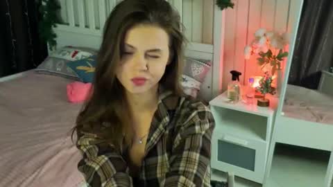 Nicole online show from March 1, 6:54 pm