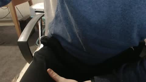 Snapshot of hero0111 chatting on December 7, 10:23 am hero0111 online show from December 7, 10:23 am