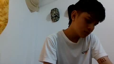 Snapshot of herrerabuitragroedwin chatting on May 17, 9:33 pm valentin 123 online show from May 17, 9:33 pm