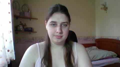 hess_luna_ online show from April 8, 9:09 am