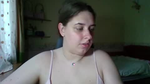 hess_luna_ online show from July 22, 9:01 am