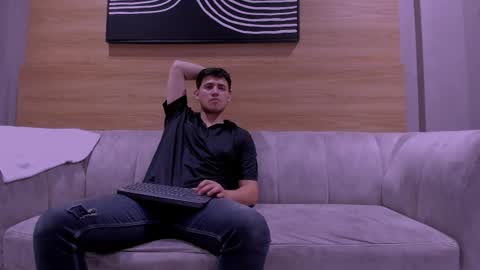 heteros men online show from December 3, 2:37 pm