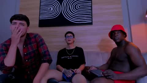 heteros men online show from December 4, 2:48 pm