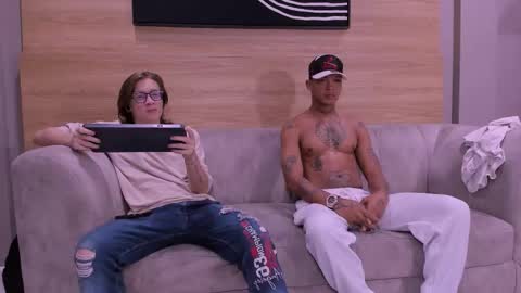 heteros men online show from February 3, 2:22 pm