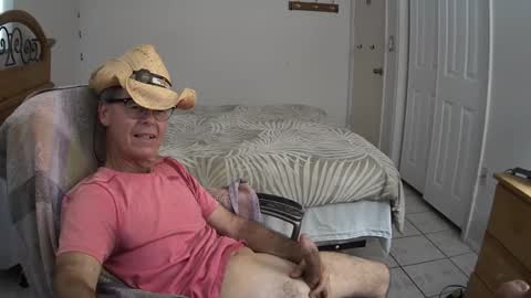 hewes1 online show from February 3, 7:00 pm