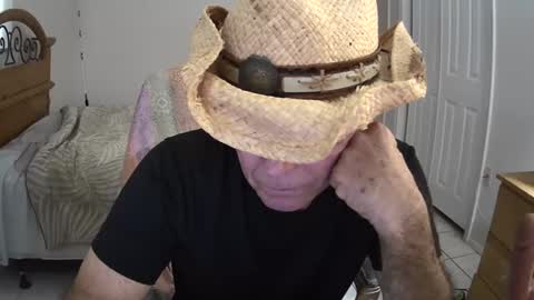 hewes1 online show from February 4, 7:22 pm