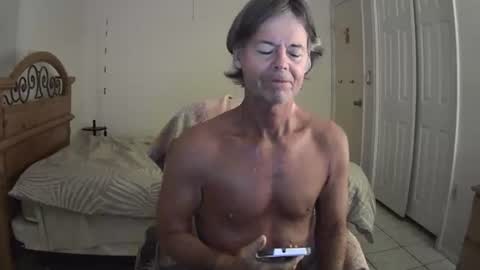 Snapshot of hewes1 chatting on April 23, 8:35 am hewes1 online show from April 23, 8:35 am