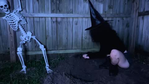 salem online show from October 29, 2:58 am