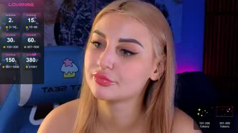 Snapshot of hey_cassie chatting on October 30, 4:08 pm hey_cassie online show from October 30, 4:08 pm