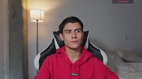 hey_cesard online show from April 15, 3:19 pm