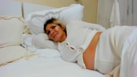 Snapshot of heyheygrey chatting on January 28, 2:53 pm Heyheygrey online show from January 28, 2:53 pm
