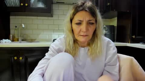 Snapshot of heyheygrey chatting on February 3, 5:51 am Heyheygrey online show from February 3, 5:51 am