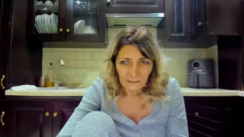 Snapshot of heyheygrey chatting on February 3, 10:14 am Heyheygrey online show from February 3, 10:14 am