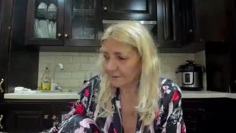 Snapshot of heyheygrey chatting on October 4, 4:10 am Heyheygrey online show from October 4, 4:10 am