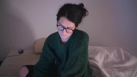 Snapshot of heythereada chatting on January 5, 9:15 am Ada Sophie online show from January 5, 9:15 am