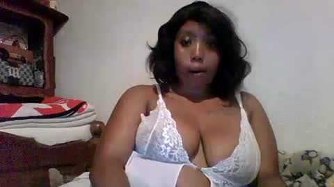 hheritinaa online show from December 15, 12:09 pm