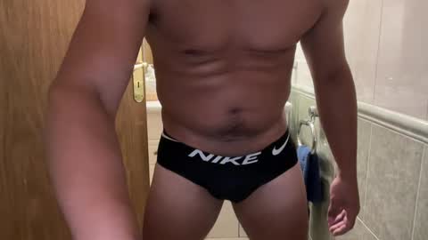 Snapshot of hhernan1 chatting on January 16, 12:23 am hhernan1 online show from January 16, 12:23 am