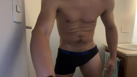 hhernan1 online show from June 16, 3:42 am