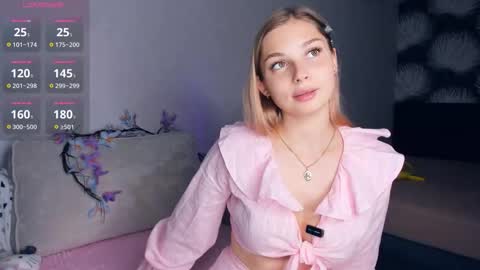 Elizabeth online show from September 19, 3:13 pm