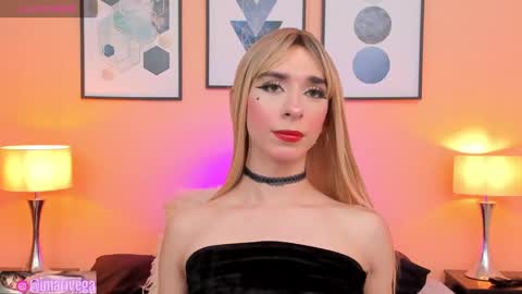 highimariii online show from December 4, 4:21 am