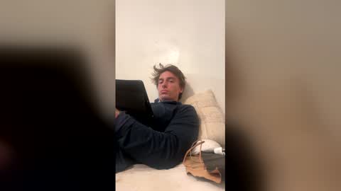 Snapshot of highvolatageusa chatting on February 25, 11:31 am Drake online show from February 25, 11:31 am