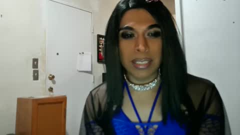 Snapshot of hihheelstranny chatting on February 2, 8:57 am hihheelstranny online show from February 2, 8:57 am