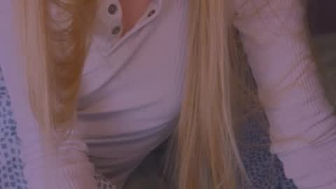 Snapshot of hihi_im_chloe chatting on February 13, 2:23 am Chloe online show from February 13, 2:23 am