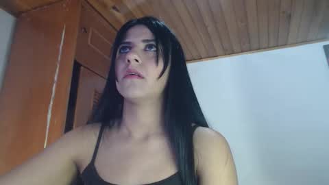 hilaril18 online show from October 6, 8:39 pm