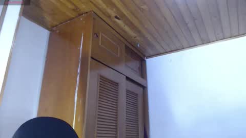 hilaril18 online show from November 21, 12:10 am