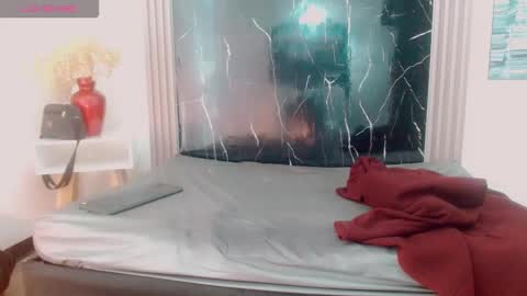 Hilary Avilan online show from April 13, 8:25 pm