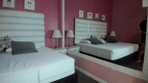 hilary_tailor online show from September 16, 11:00 am