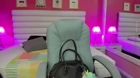 hilary_tailor online show from October 21, 10:49 am