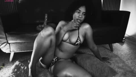 Snapshot of hilaryebony_ chatting on June 5, 8:58 pm - 29p online show from June 5, 8:58 pm