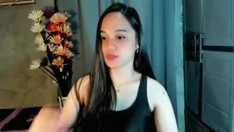 hilarymolly online show from February 3, 9:31 pm