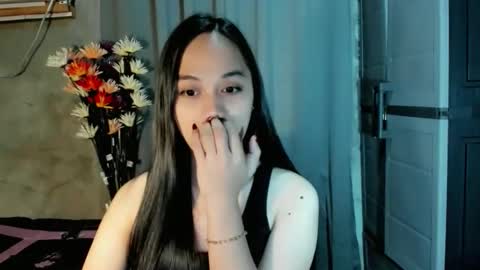 hilarymolly online show from April 18, 10:21 pm