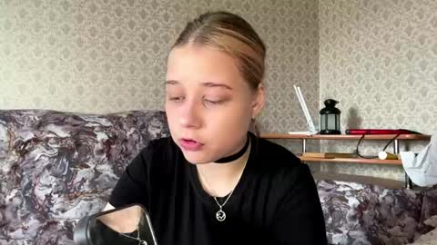 Snapshot of hildeconery chatting on June 2, 7:21 am Julia online show from June 2, 7:21 am