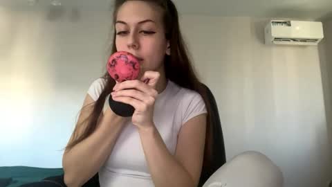 Hi Im Elizabeth online show from October 29, 10:17 am