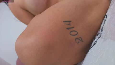 sarah online show from December 3, 12:40 am