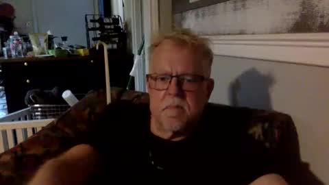 Snapshot of hillcountrydads chatting on January 9, 12:24 am TwoDaddies online show from January 9, 12:24 am