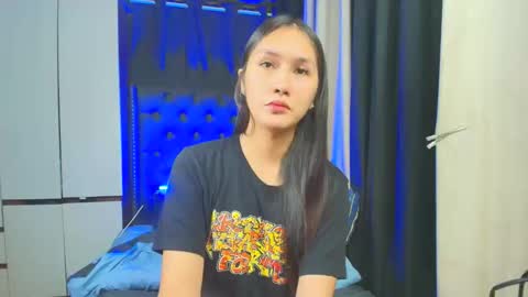 yuricah online show from November 18, 1:00 am