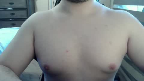 Snapshot of himbo_fox chatting on July 6, 12:40 am Himbo fox online show from July 6, 12:40 am