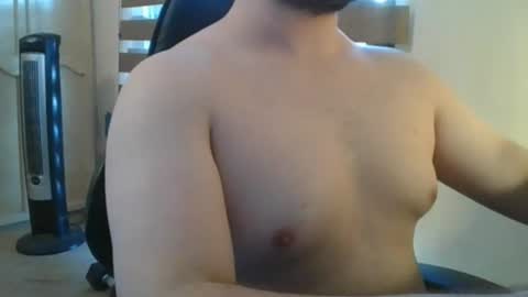 Snapshot of himbo_fox chatting on July 22, 12:24 am Himbo fox online show from July 22, 12:24 am