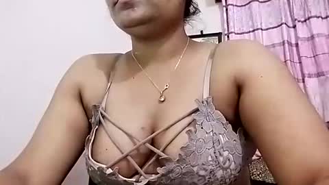 himuhimu22 online show from April 3, 3:54 pm